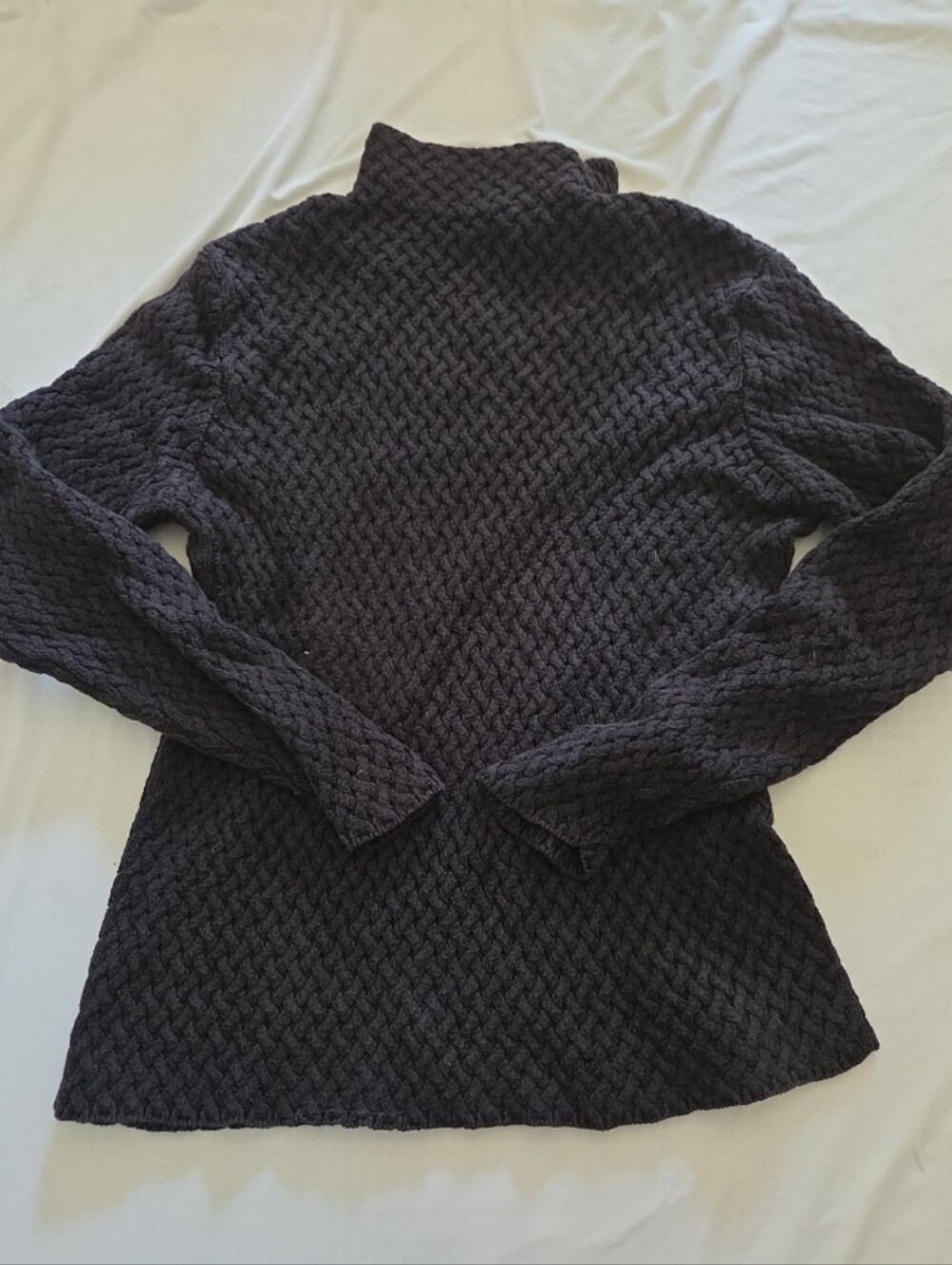 Wainscott Women's size large black sweater #AR4